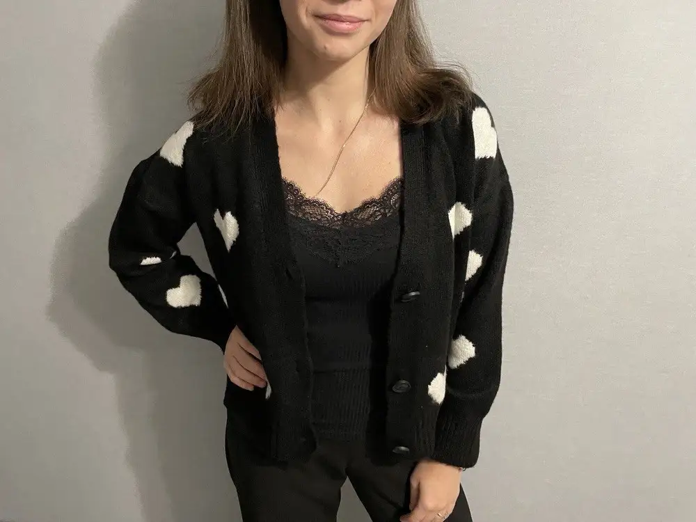 Отличный кардиган, качество супер😍😍😍 Очень тёплый, мягкий и приятный к телу. В полном восторге от данного товара👍😍😍😍