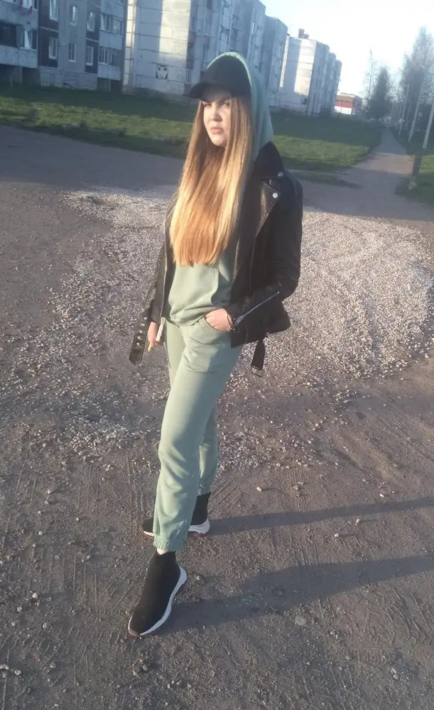 Костюм хороший, рост у дочери 174 см