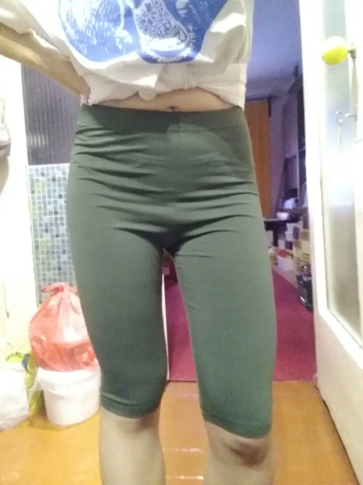 Сели отлично на объем бёдер 94, 44р был бы наверно уже тесноват. Качество хорошее, приятное. Цвет соответствует 