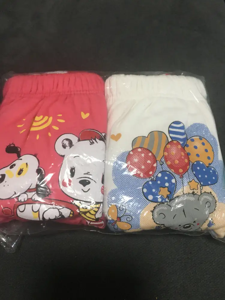 Пользуемся уже третий месяц. Трусики удерживают один пи-пи. Реально один, и реально удерживают, не много впитывают но жидкость стоит и ребёнку не комфортно. На что и расчитывать данные трусики. Ребёнок сразу говорит «мама я пи-пи». И да, размер маломерка