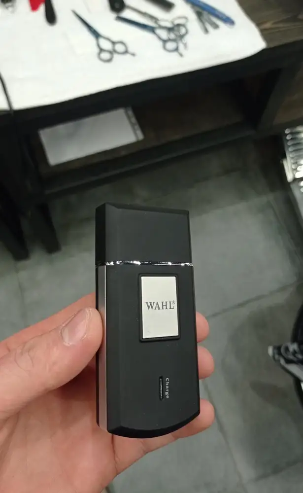 Отличный шейвер, работаю в барбершопе, бюджетная и надёжная модель для новичка.