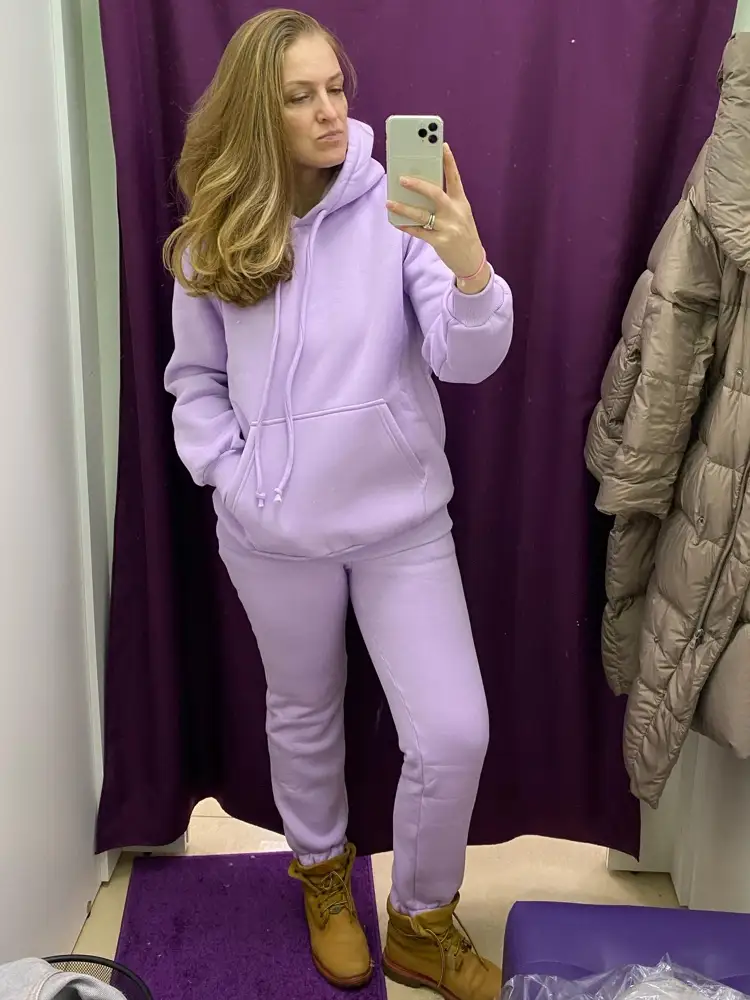 Размер S рост 170 бёдра 108 отлично. До этого брала размер M другого цвета   - штанины были короткие. Очень уютный красивый, Отказ, так как цвет мне не идёт.  