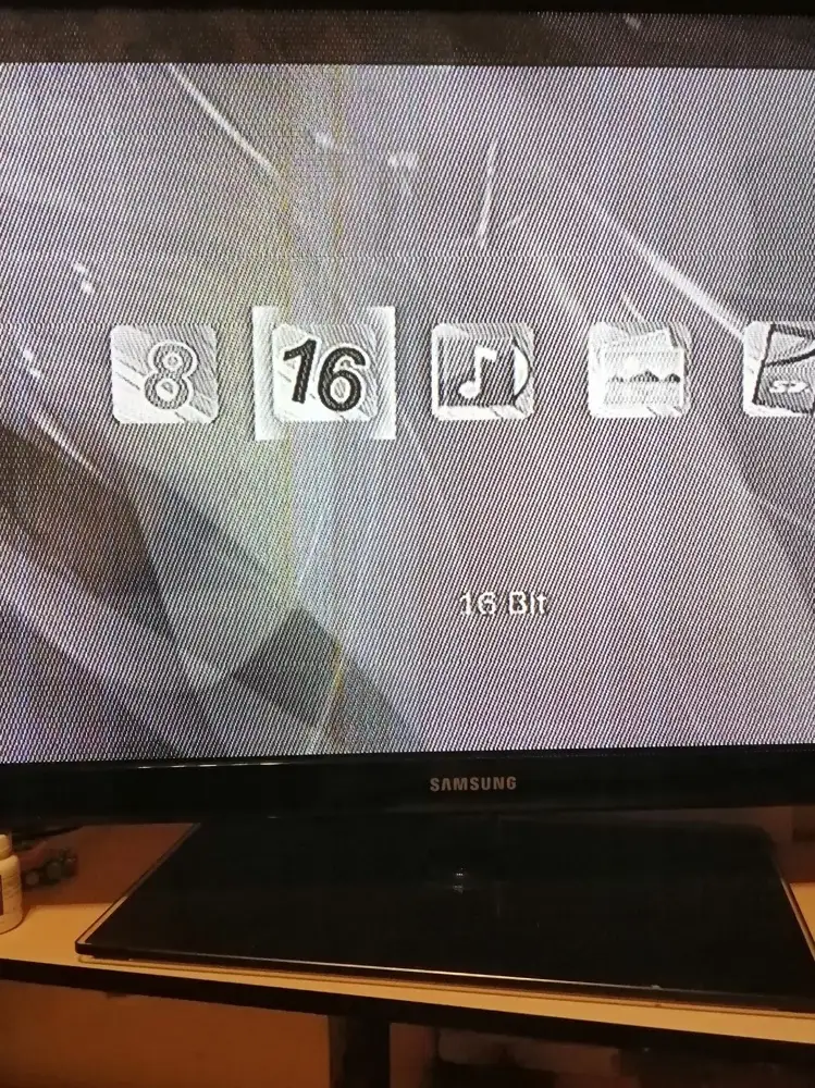 Проверила рекомендации данные нв мой отзыв от представителя бренда данной приставки, поменяла размер экрана на 4:3, поставила режим PAL, ничего в итоге не поменялось, как не соответствует описанию и качеству так все и осталось на прежнем уровне. Возврат!!! К сожалению не удался подарок от деда мороза 😒