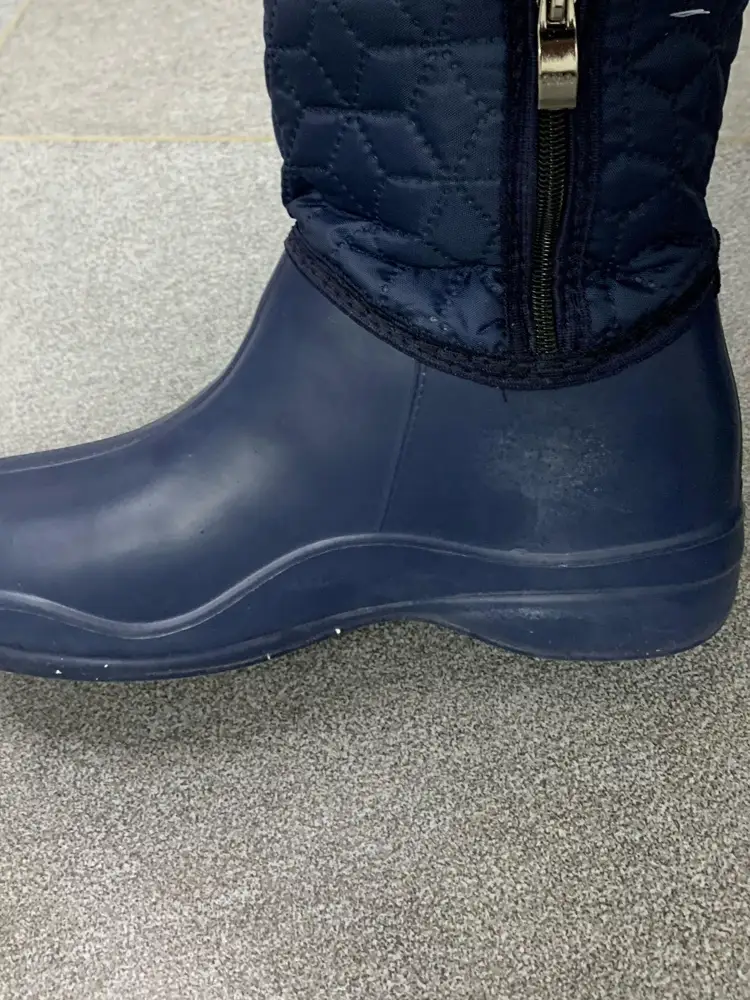 Пришли потёртые, производственный брак, тёплые, в размер