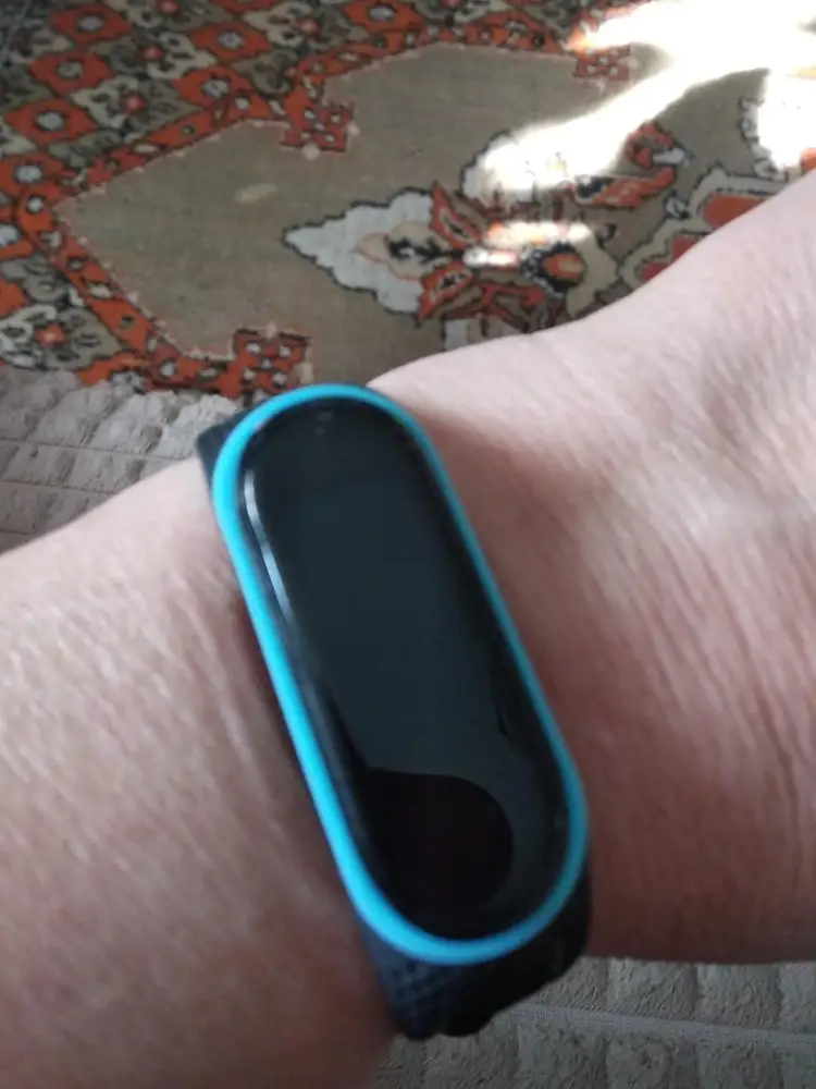 Браслет получила, подошёл на Xiaomi Mi Band 4, понравился. Как будет в эксплуатации - посмотрим.