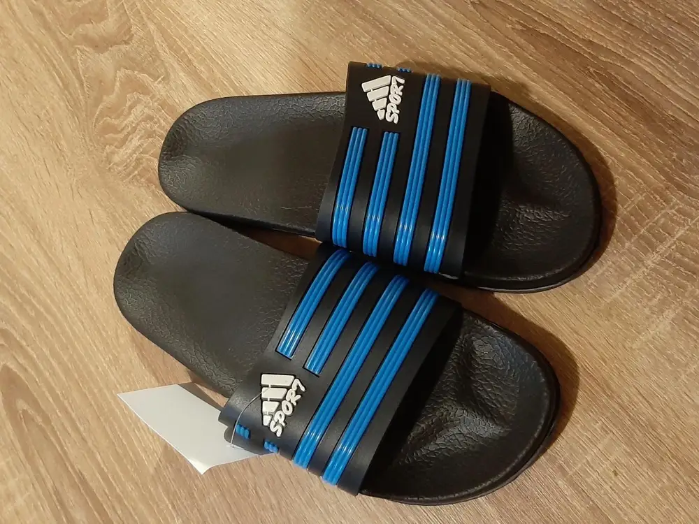 Очень удобные! Заказывала мужу идут в размер) Теперь хочу и себе такие )