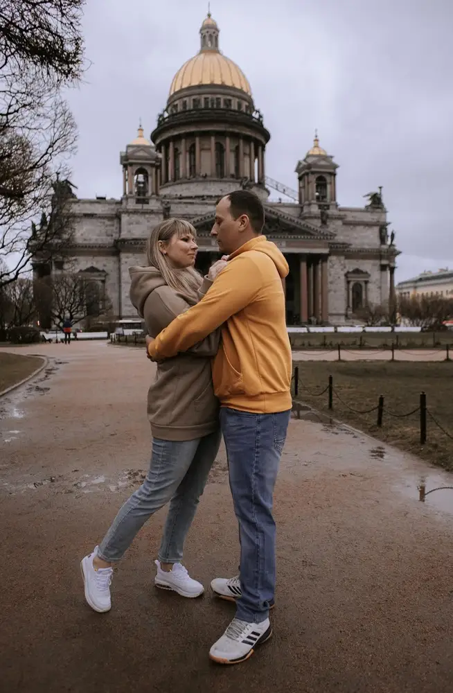 Беру эту модель мужу не в первый раз но в разных цветах. Хорошее соотношение цена-качество, размер соответствует.