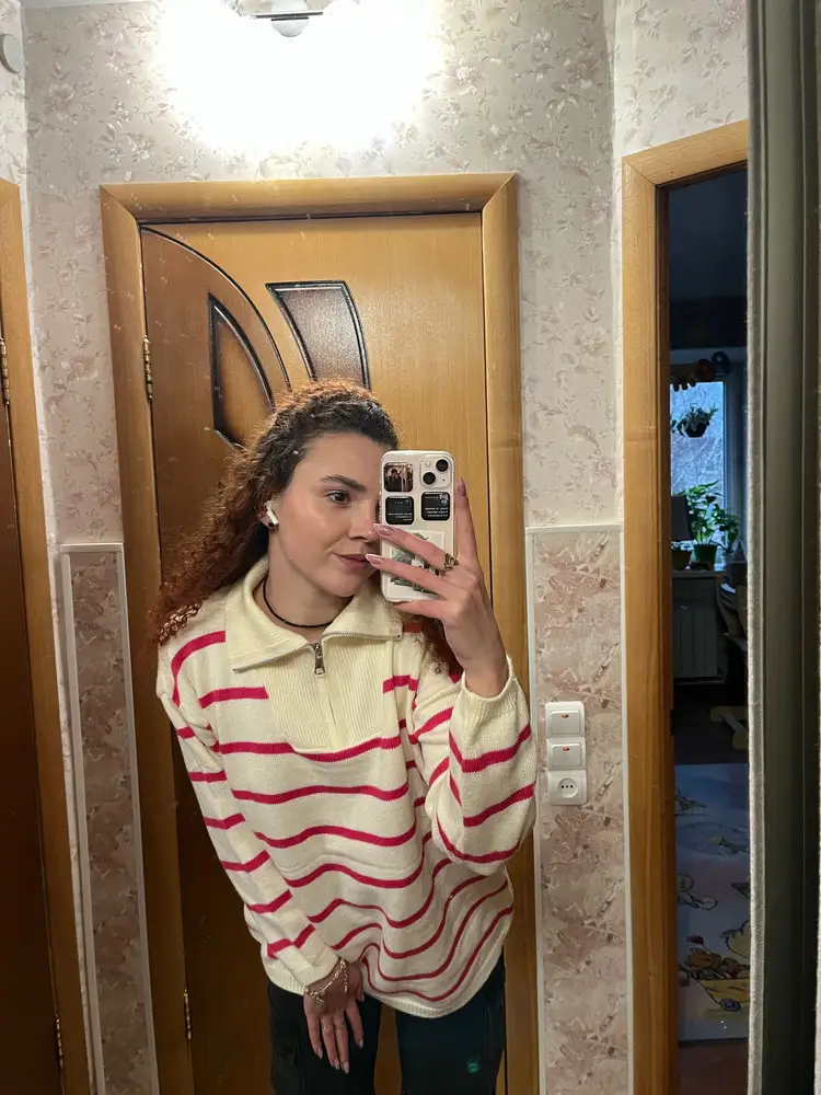 Я в восторге, очень мягкий. Если есть такой де фасон из такого материала, но других цветов, я бы купила ❤️