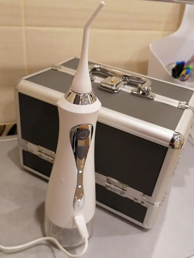 Пришел быстро. Все работает. 3 скорости. Ирригатор супер, рекомендую