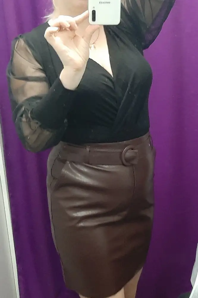 Красивая,моднячая🤣🤣🤣
И на выход и на работу)