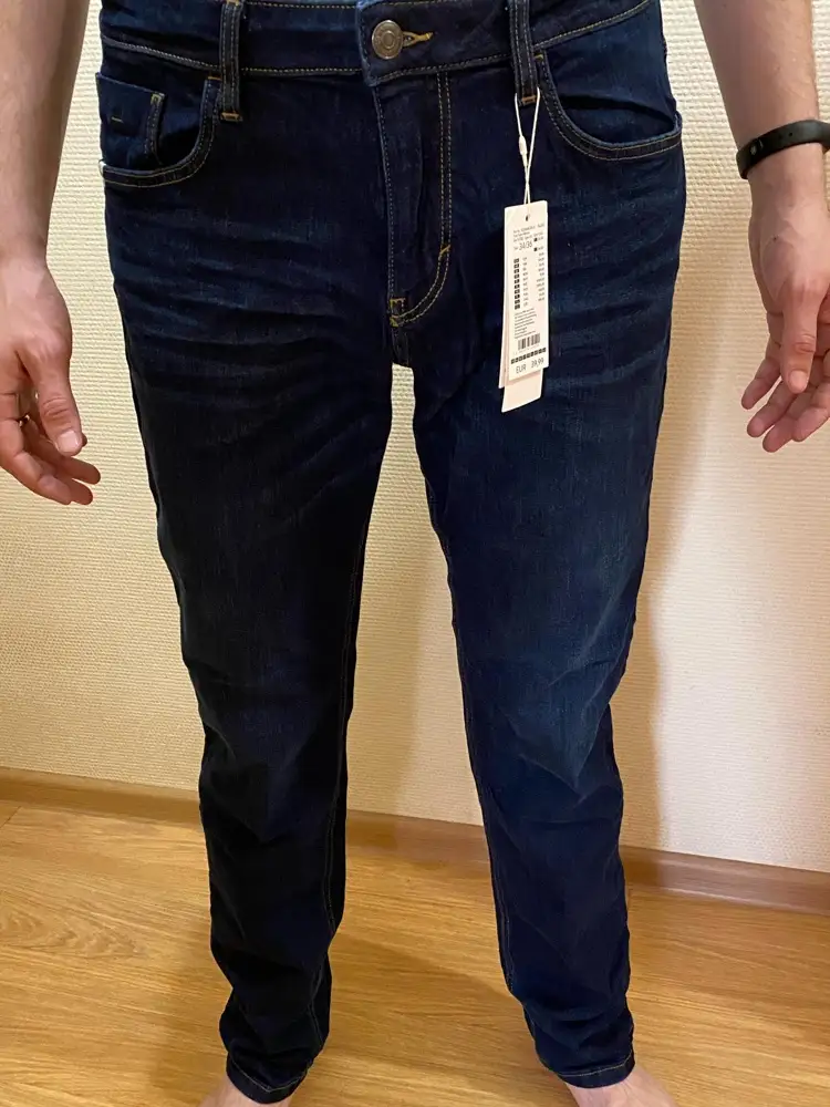 Хорошие джинсы. Размер полностью соответствует. Размер 33/36 на рост 190 подошёл, ещё запас сантиметра 2 есть. 
