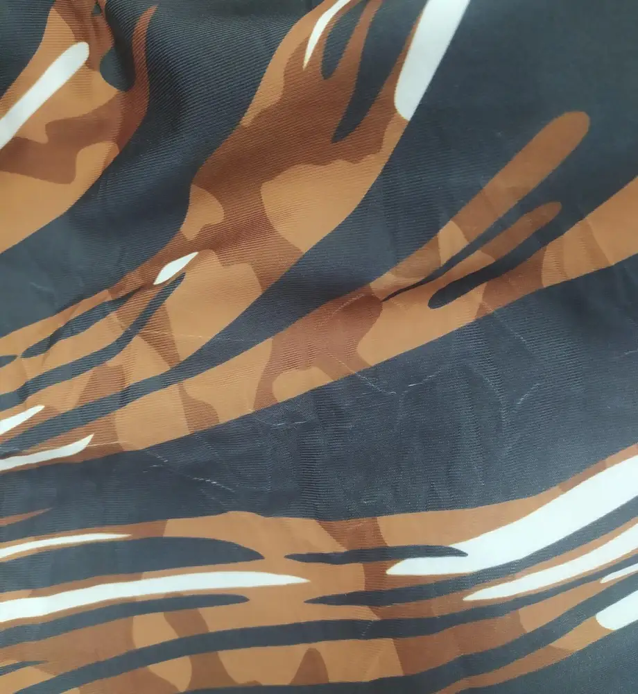 Купальник, вероятно, неплохой, но мне пришёл с каким-то дефектом. Возврат