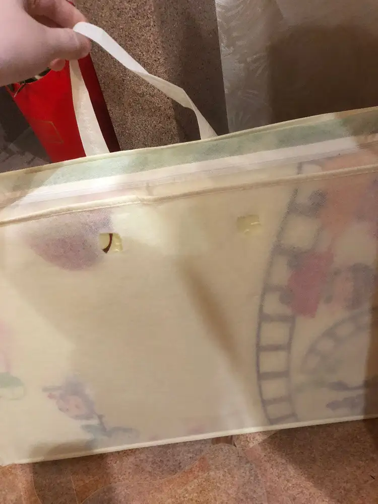 Рисунок пришел не тот,ручка оторвана,на пункте выдачи долго могли не сообразить что это коврик