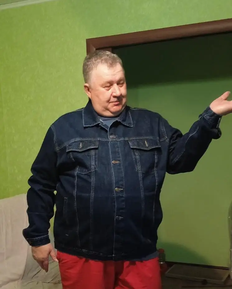 Куртка супер, размер соответствует заявленному. Материал и пошив качественный, для повседневной носки.