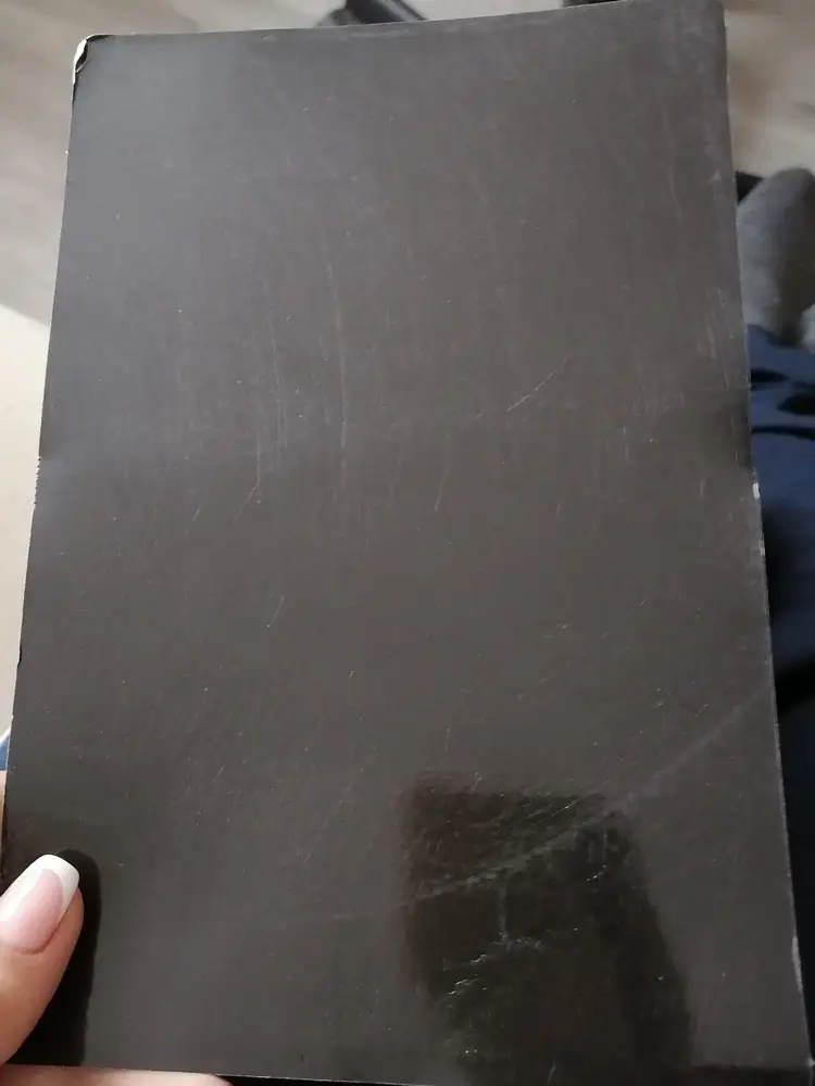 Здравствуйте, подскажите пожалуйста, что с этим делать? Вы что отпрааляете пользованные вещи? Ребенок очень ждал планшет. Приходить это! Что делать возврат или как та можно изменить ситуацию? Все листы мятые. Основной тёмный лимт тоже мятый и исцарапанный. Мы платим деньги за новые хорошие вещи, почему такое отношение? Очень расстроенны! Жду вашего ответа