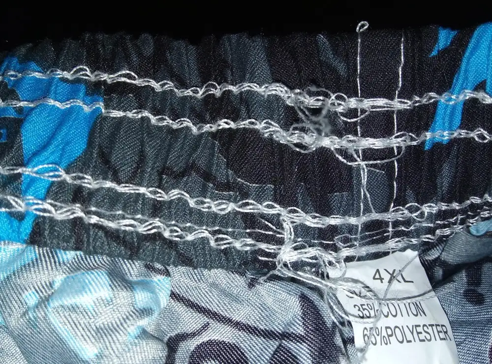 Качество вообще 🤦‍♂️нитки торчат швы кривые, за 759 руб!!!