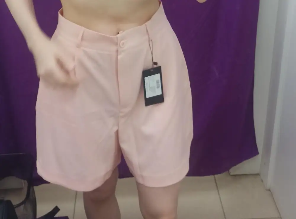 На 42 велико в талии, в талии большемерит, думаю и размер XS будет в талии свободен