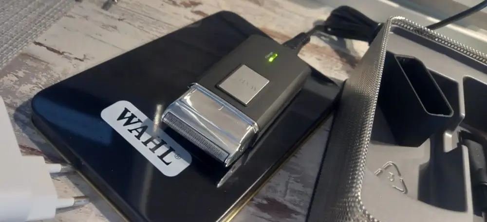 Увидел у парикмахера , купил - все нравится. Гладко, как станком.