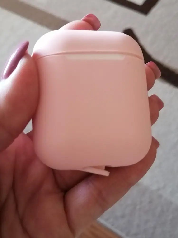 Чехол нормальный. Только внизу, где разъём для зарядки пипка торчит.