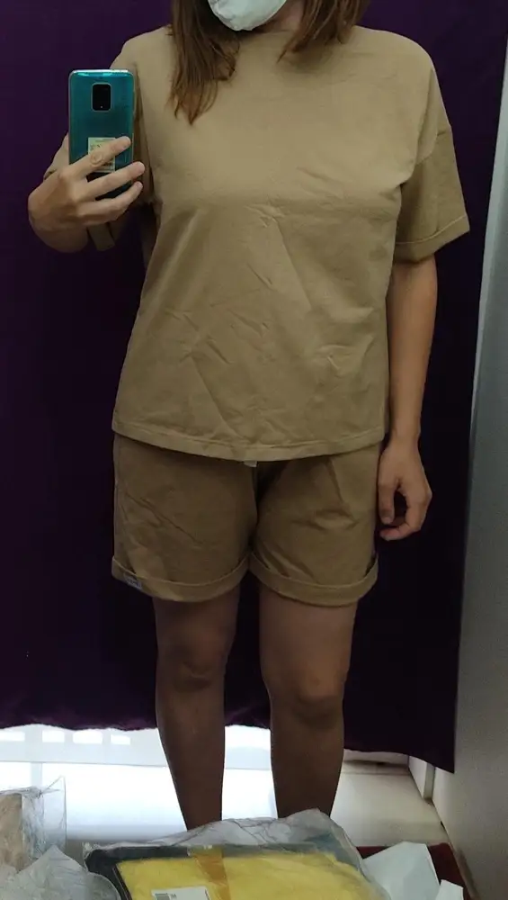 Хороший, плотный костюм. Не мой цвет (