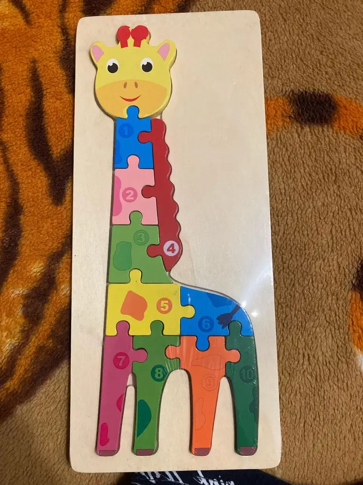 Отличный жираф! Детальки яркие , ровные! Детям понравился.