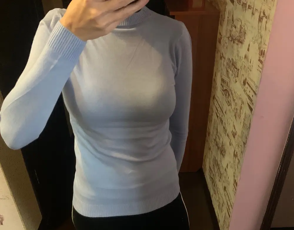 Водолазка мягкая, цвет приятный. И порадовала надёжная упаковка