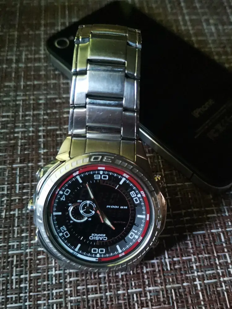 Приабретались для часов касио родные послужили 6 лет. Порядком месяца после установки полет нормальный!!!