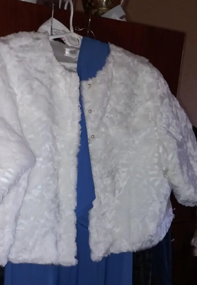 Хорошая шубка,пришла в отличном состоянии