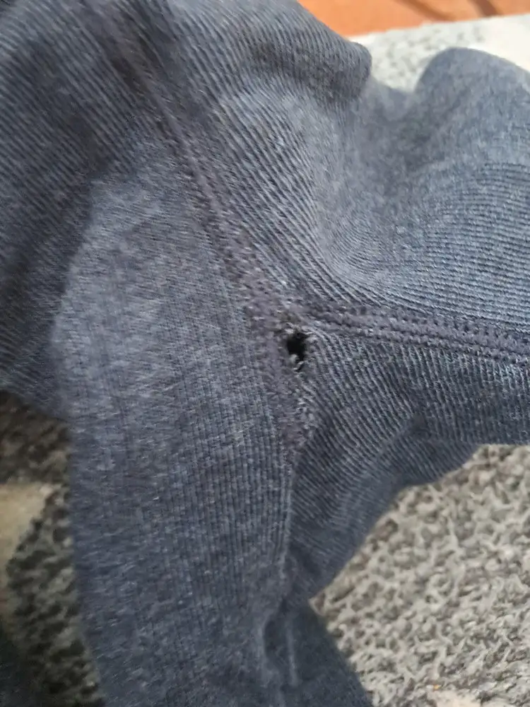 Калготки пришли с дыркой.