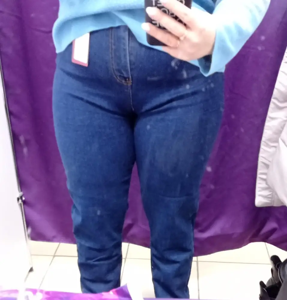 Стрейч, тянутся хорошо, обычные джинсы. Но из за того что сбаривает впереди - возврат. Нужно заказывать меньше на 2 размера наверно, либо просто не моя модель.