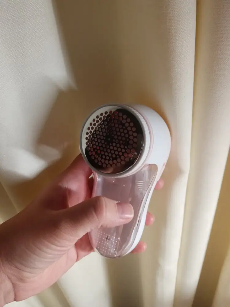 Все отлично, работает зорошо,отчищает хорошо. Есть щеточка в комплекте. Спасибо. Пришла машинка быстро, рекомендую