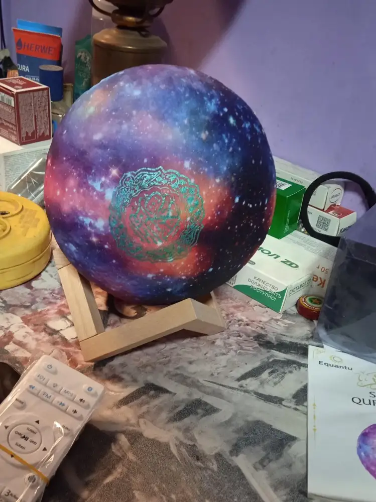 Не включается не через пульт не через приложение а так все целое