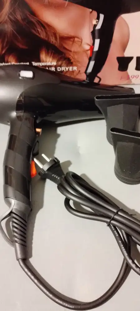 Не оправдал ожидания, работает в одном режиме.