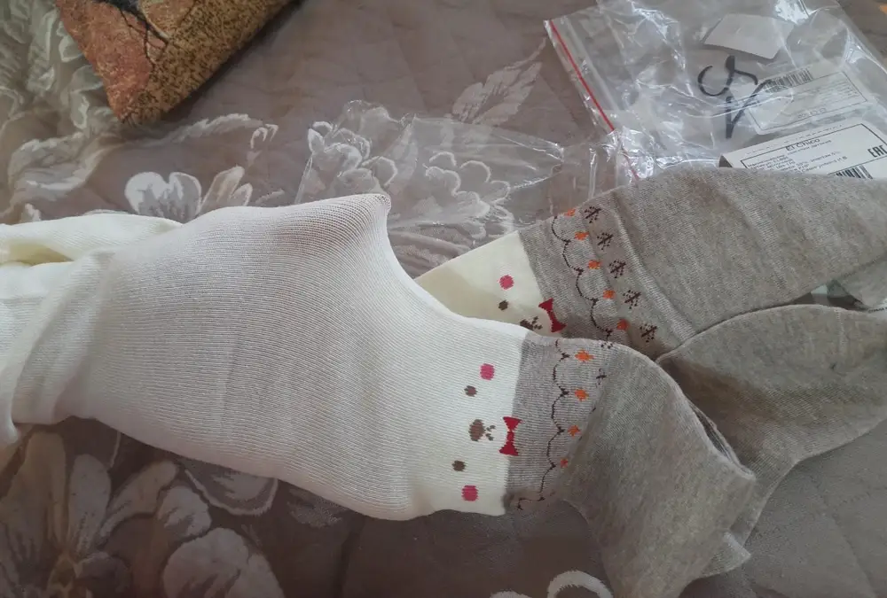 Колготки хорошие , с чего правда я взяла что они на махре , незнаю . Смутило слово теплые , наверно поэтому подумала что махровые .Но нет.