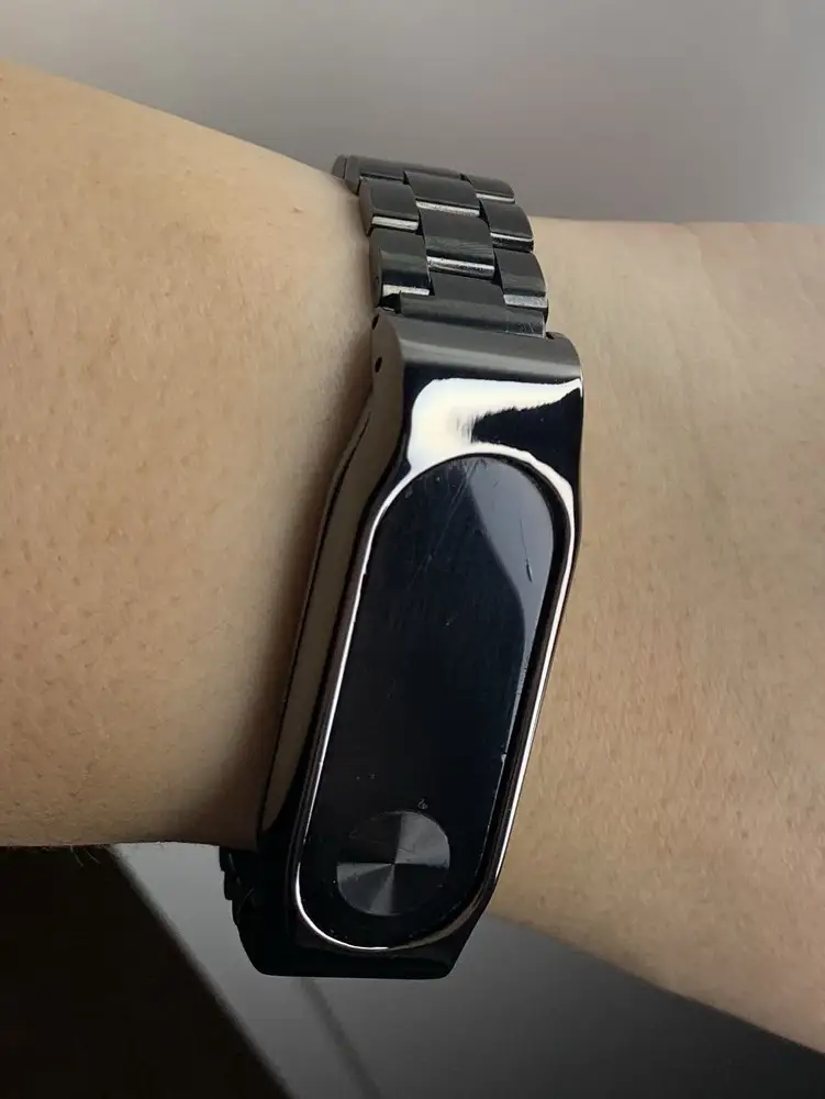 Браслет подошел идеально к mi band 2. Пришел хорошо упакованный. Спасибо большое