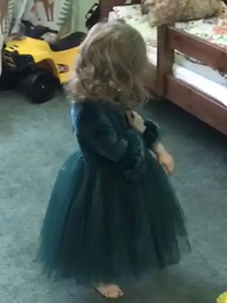 Отличное платье!! Однозначно рекомендую. Взяли на ёлку, дочь в восторге!