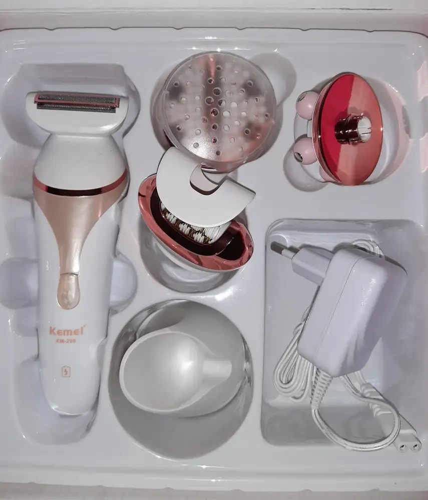 Отвратительный товар. Не берите его в набор положили хрен знает что,не понятные насадки. Товар по 10 бальной шкале 0. Нету в наборе щеточки маленькой!!!!  Не было инструкции.