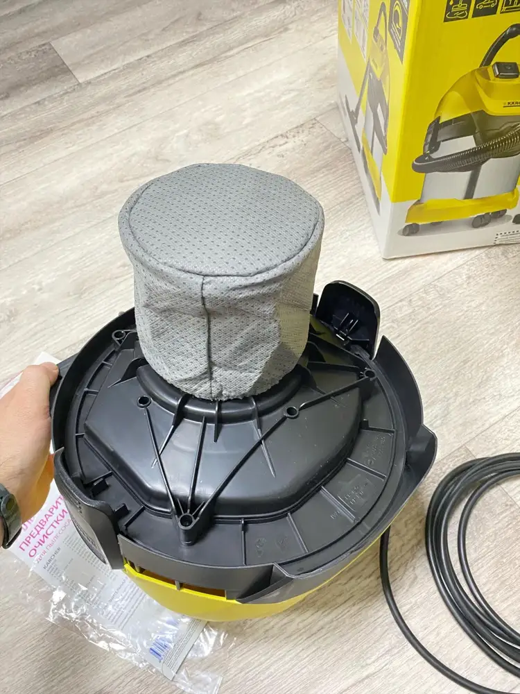 К пылесосу  karcher wd3 premium подошёл отлично ,резинка тугая сидит отлично. 