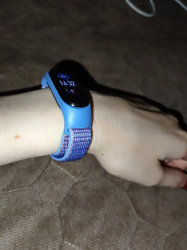 По качеству нет притезий, но совершенно не подходит к Mi band 7.
На 5-ку отлично сел. Забрала себе, но брала на 7-ку в подарок ..