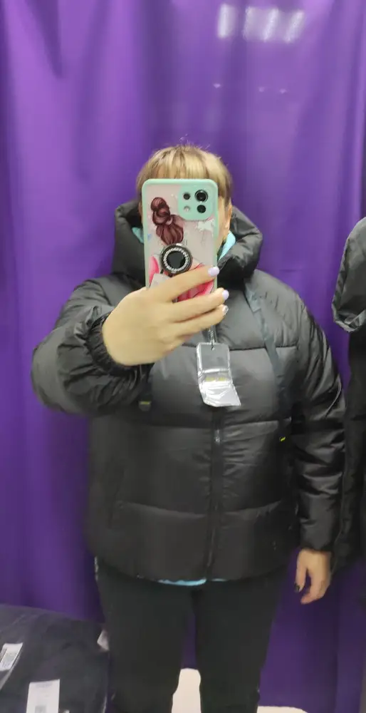 Классная куртка, мне очень понравилась. Но коротковата на мой рост 158. Хотела чуть длиннее, поэтому и не купила((( тёплая.